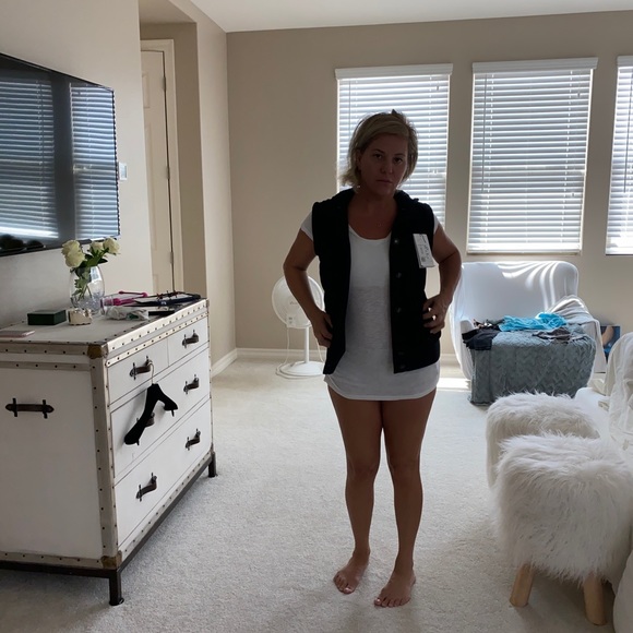 Chanel Vest Jersey - Picture 2 of 6